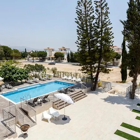 Apartment Coral Bay Accessible 2 Bedroom - Pool, Sea Views, Fully Equipped