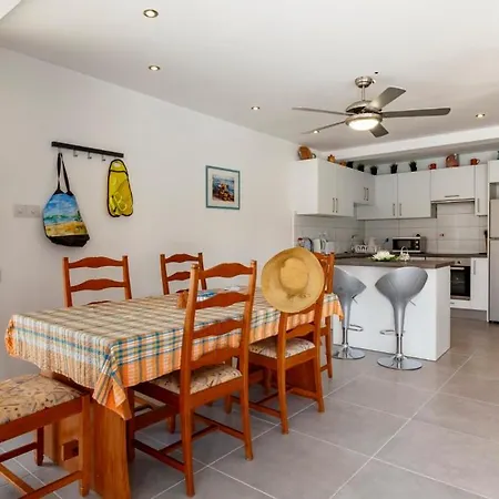 Apartment Coral Bay Accessible 2 Bedroom - Pool, Sea Views, Fully Equipped *