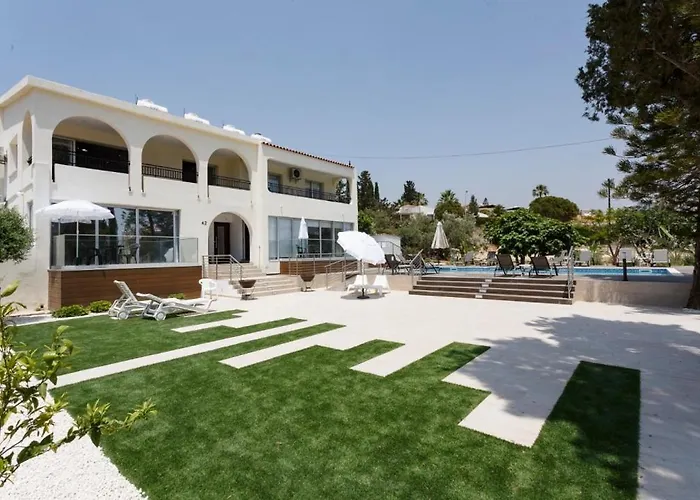 Coral Bay Sea Breeze - 2 Bedroom Apartment,